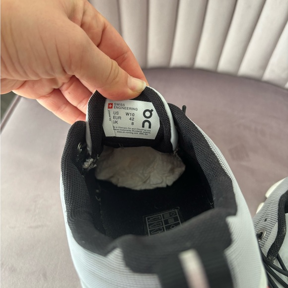 On cloud 5 sneakers - Picture 4 of 6